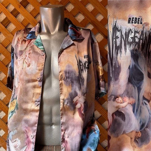 NWT REBEL VENGEANCE Wearable Art ITALIAN Boticelli and LOGO Print Satin SHIRT M - Picture 4 of 16